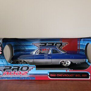 2005 MAISTO PRO RODZ, 1962 CHEVY BEL AIR, MINT IN THE BOX!!!